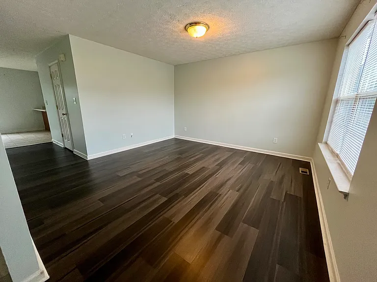 1803 Ellison Pl — Photo 3