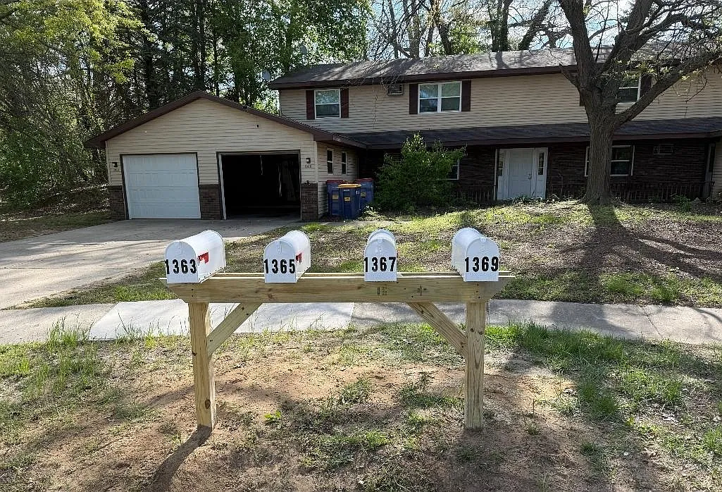 1363 Vineland Ct SE - 1365 Vineland — Photo 1