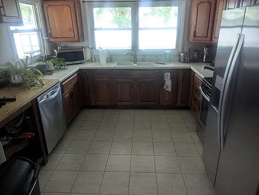 430 S Cryer Ave — Photo 4