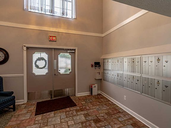 2nd image of 1800 Manor House Dr APT 202