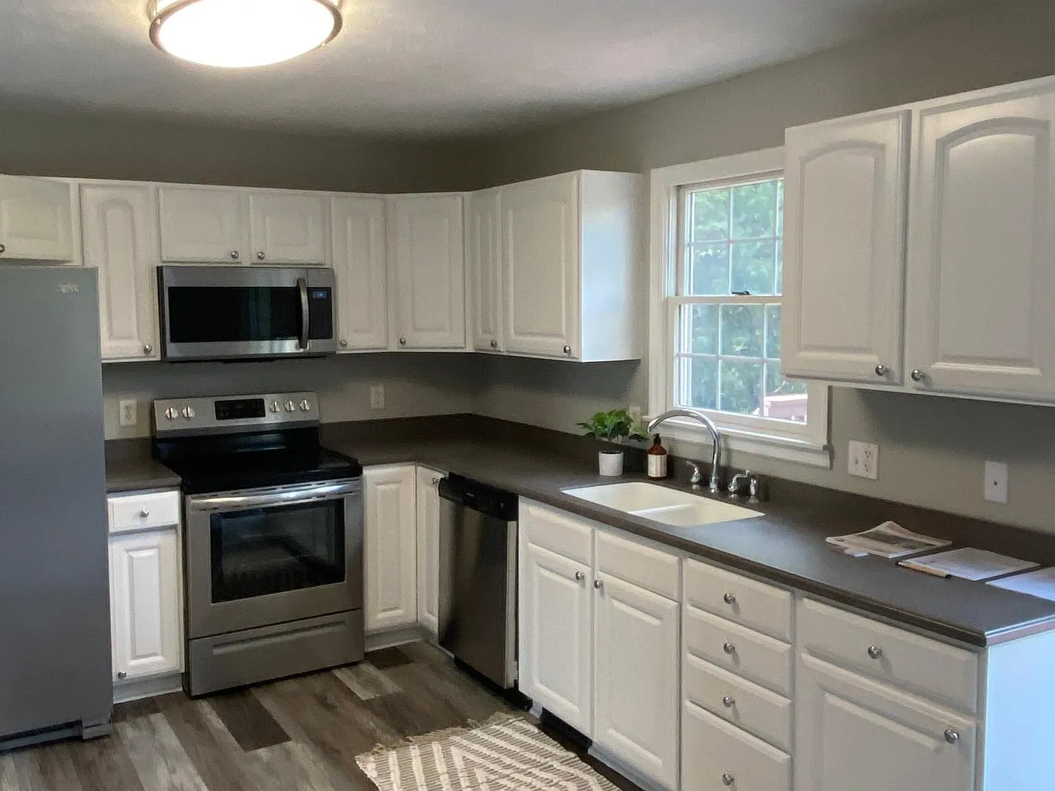 3251 Grandview Rd — Photo 4