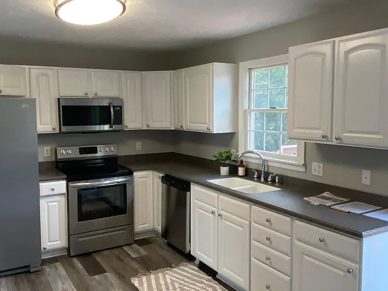 3251 Grandview Rd — Photo 4