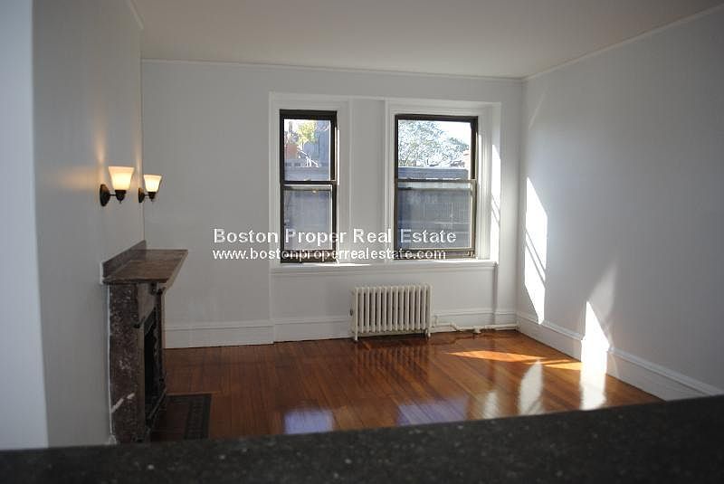 2nd image of 16 Hereford St #53