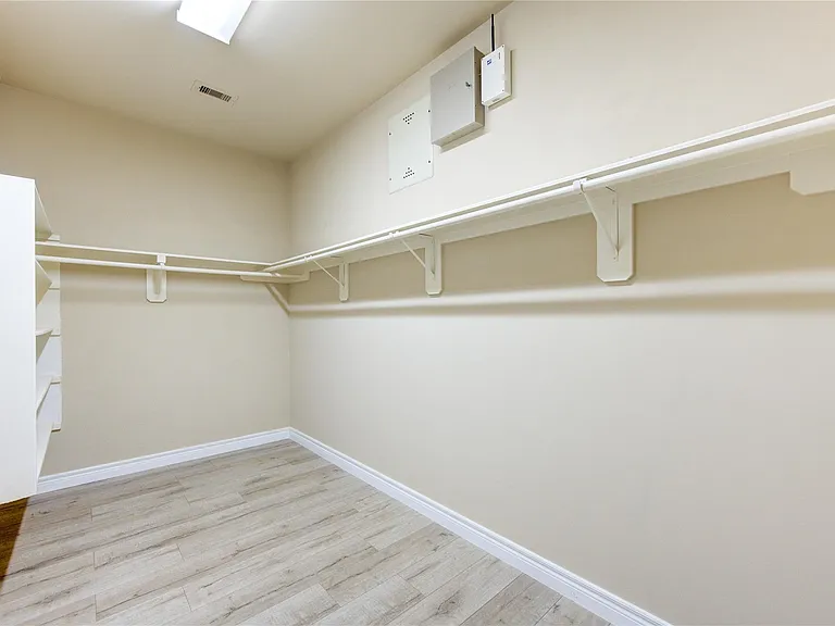 6018 Royal Hollow Ln — Photo 15