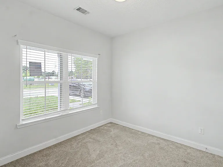 315 Grayson Ave — Photo 10