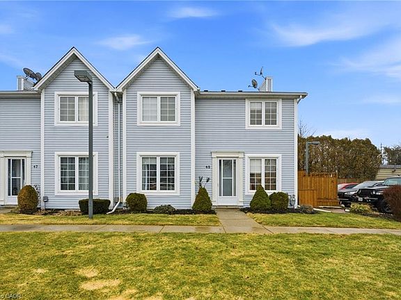 2nd image of 14 New Lakeshore Rd #48