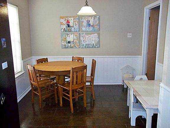 4th image of 404 E Scotland Dr