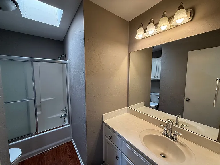 1404 SW 22nd St — Photo 18