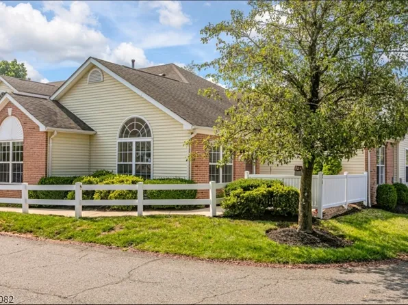 71 Gabriel Ct, Hillsborough Twp., NJ 08844