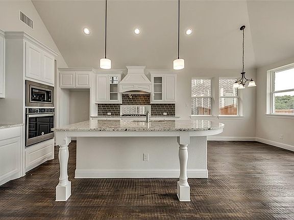 3rd image of 5612 Snowberry Dr