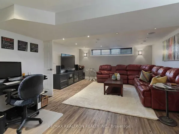 330 Gells Rd, Richmond Hill, ON L4C 3A6