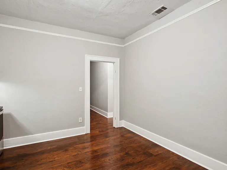 1203 E 38th St — Photo 18