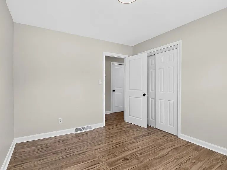 6901 Ridge Lane Rd — Photo 35