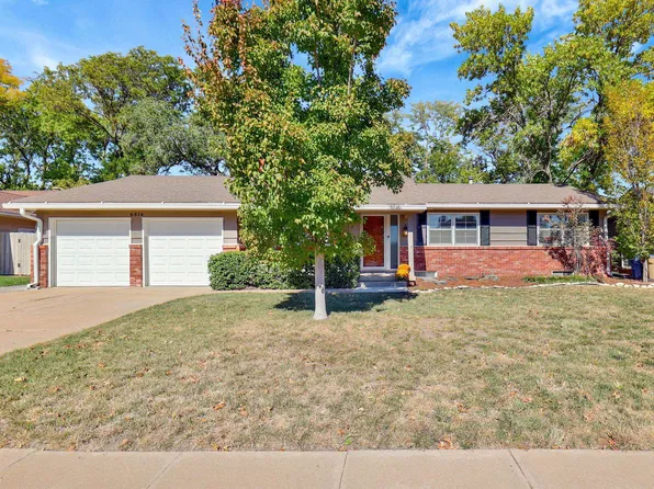 6814 E Farmview St, Wichita, KS 67206
