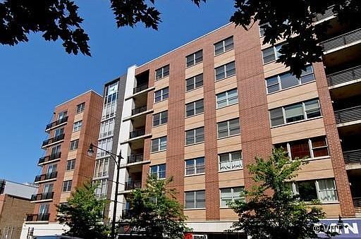 1st image of 873 N Larrabee St #55