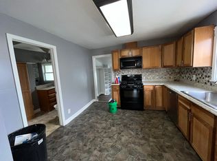 1452 E Logan St, Decatur, IL 62526