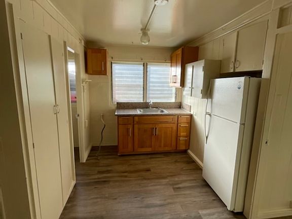2nd image of 1712 Clark St #7