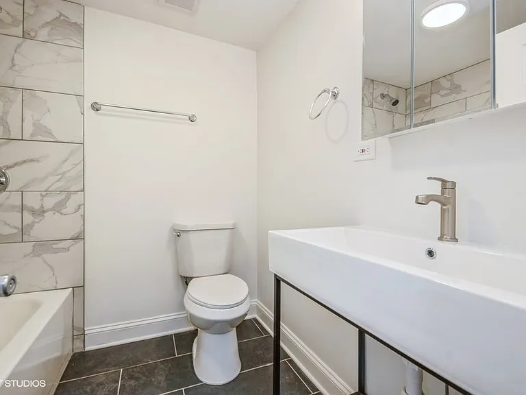 1414 W Rascher Ave #GE — Photo 7