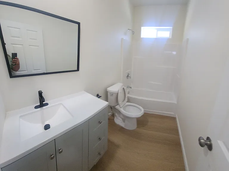 556 W Foothill Blvd — Photo 20