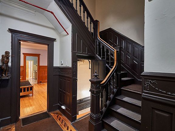 3rd image of 403 W 148th St Unit Townhouse