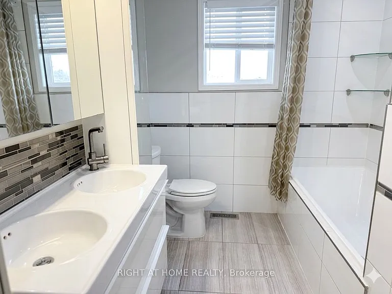 37 Versailles Ct — Photo 15