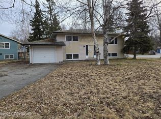 6005 Carnaby Cir, Anchorage, AK 99504