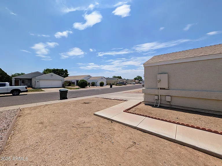 2824 W Angela Dr — Photo 6