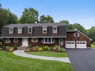 381 Drakestown Rd, Long Valley, NJ 07853