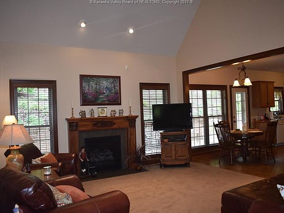 3rd image of 106 Yorktowne Pl