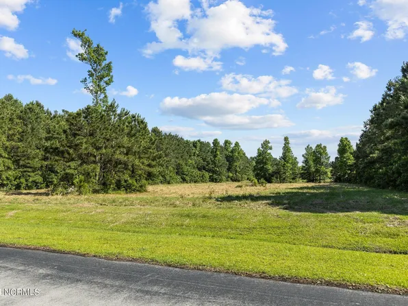 300 Garbacon Drive, Beaufort, NC 28516