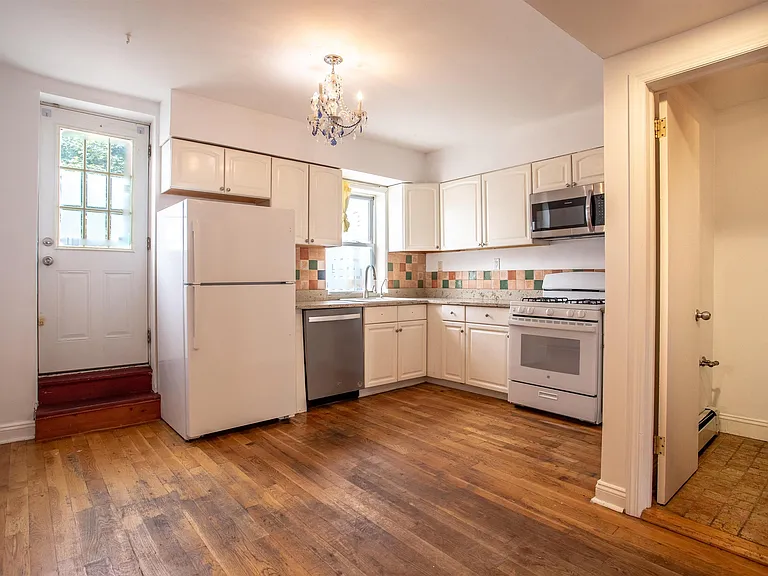 639 Palisade Ave #2 — Photo 9