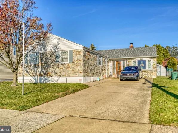 1137 Layton Rd, Philadelphia, PA 19115