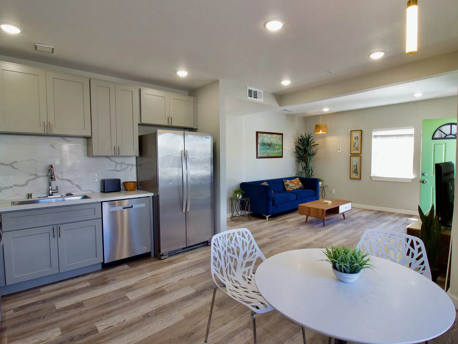 6 bed, 4.5 bath, $1,150 — Photo 4