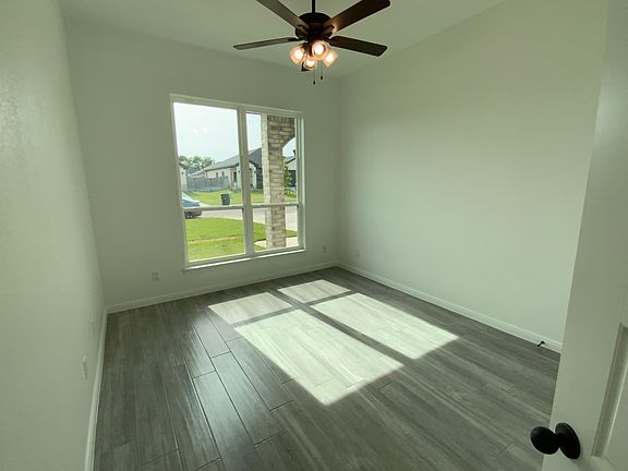 5th image of 6111 Catania Dr