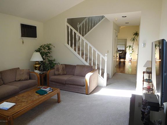 3rd image of 754 Garnet Ln