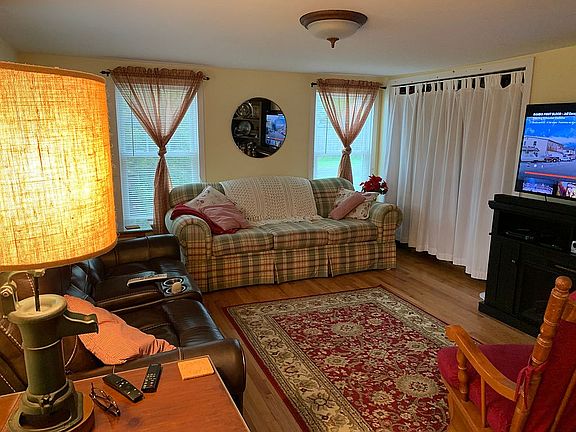 Warm and cozy living room 