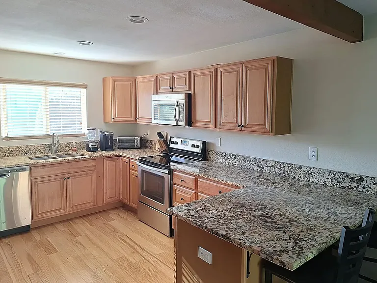 4777 Exeter St — Photo 4