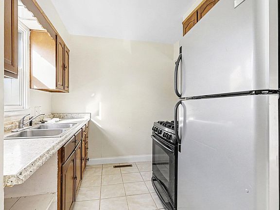 5th image of 1365 Eagle St