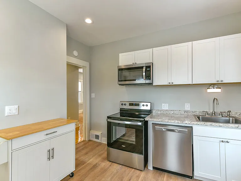 3756 S Whitnall Ave — Photo 12