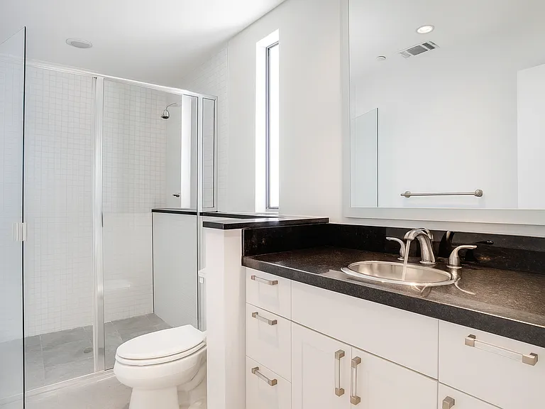 4025 Gilbert Ave — Photo 4