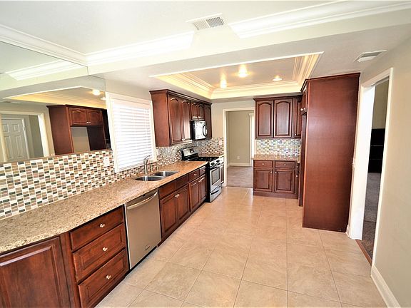 4th image of 28930 Shadow Creek Ln