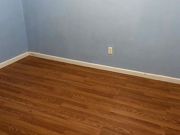 3rd image of 106 Union Hall St