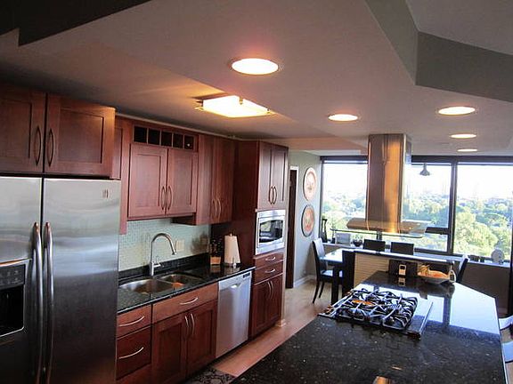 3rd image of 2800 N Lake Shore Dr APT 1316