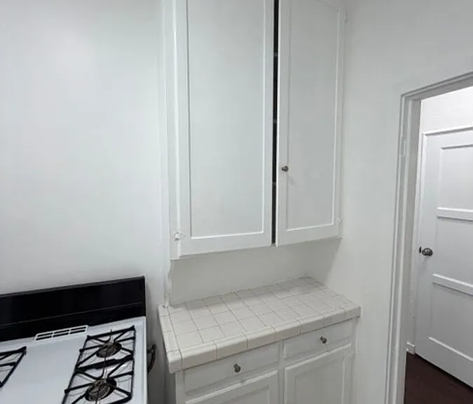 512 N Alexandria Ave #207 — Photo 9