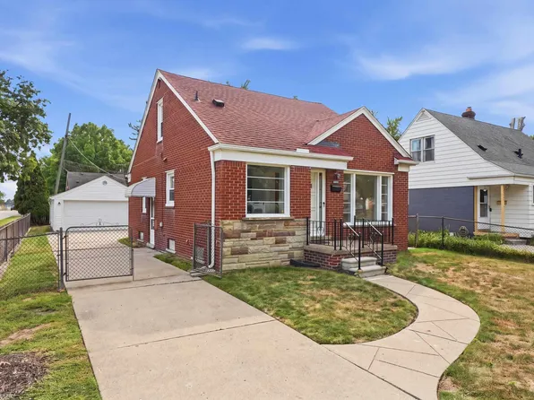 20712 Lancaster St, Harper Woods, MI 48225