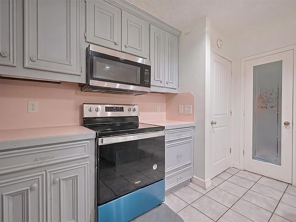 3rd image of 13351 Oak Leaf Ln