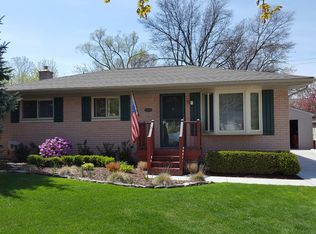 1131 Sycamore Dr, Rochester, MI 48307