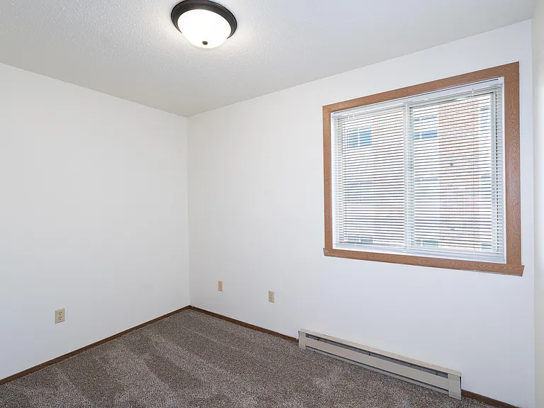 Fargo, ND Pacific Park 2 | 21B | Bedroom