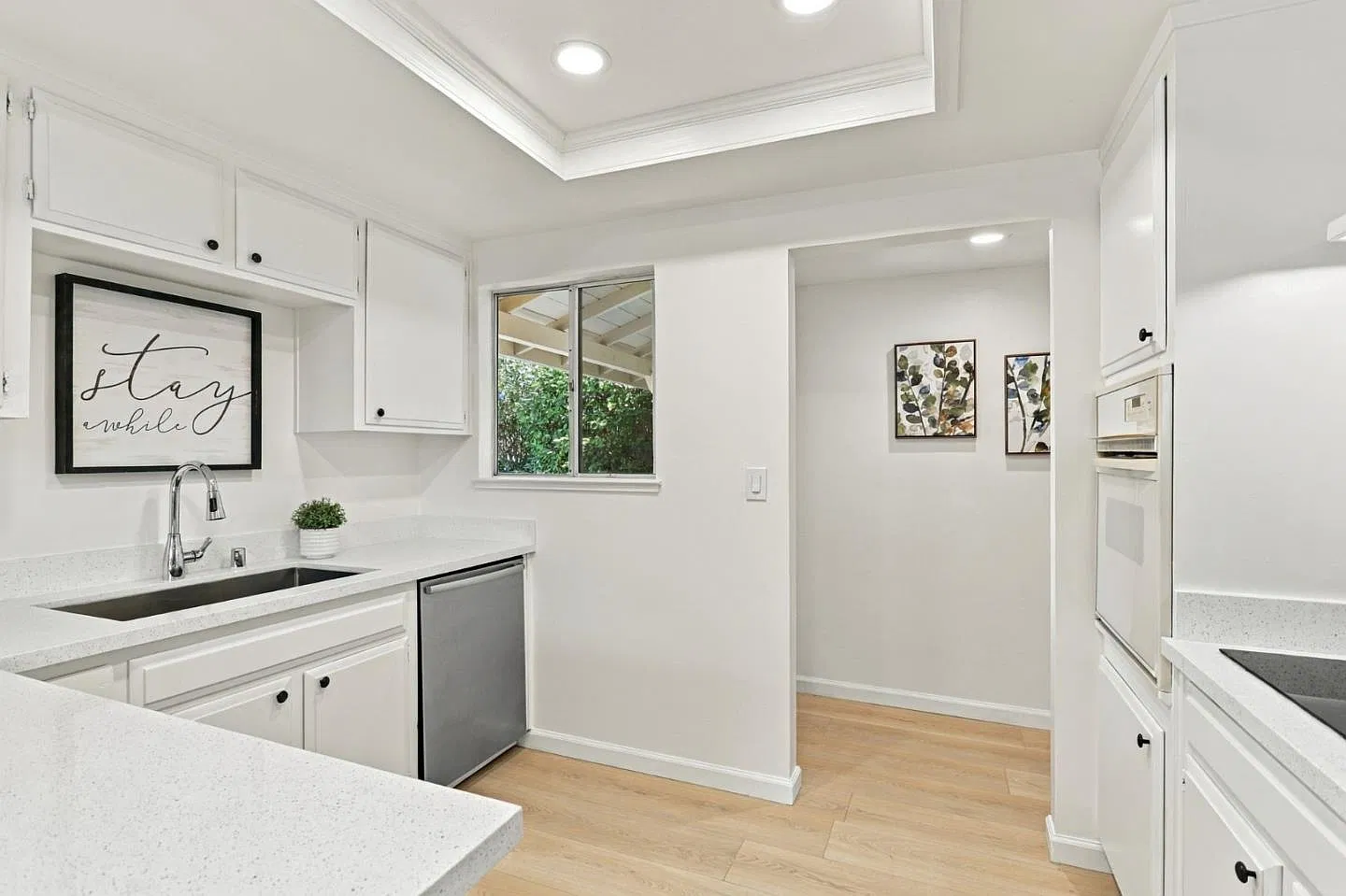 3 bed, 1176 sqft, $4,200 — Photo 2