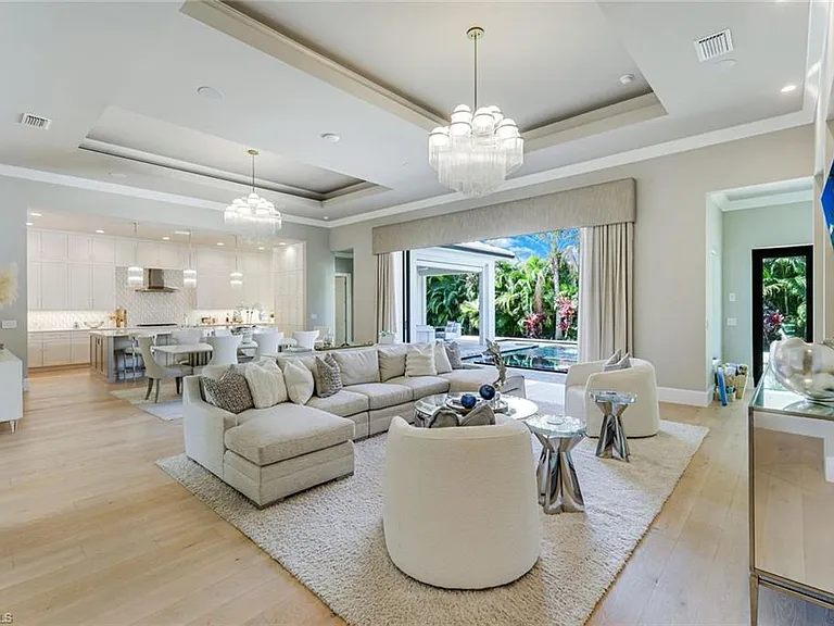 760 Park Shore Dr — Photo 3